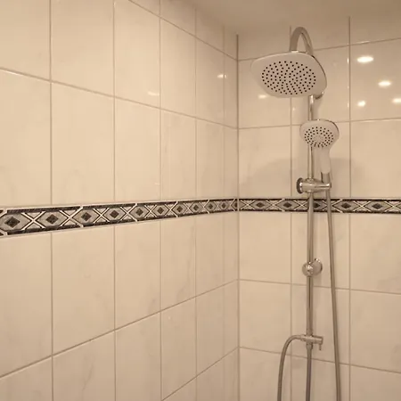 Moeblierte 3-Zimmer-Wohnung Nahe Duesseldorf In Duisburg-Sued Buitenkant foto