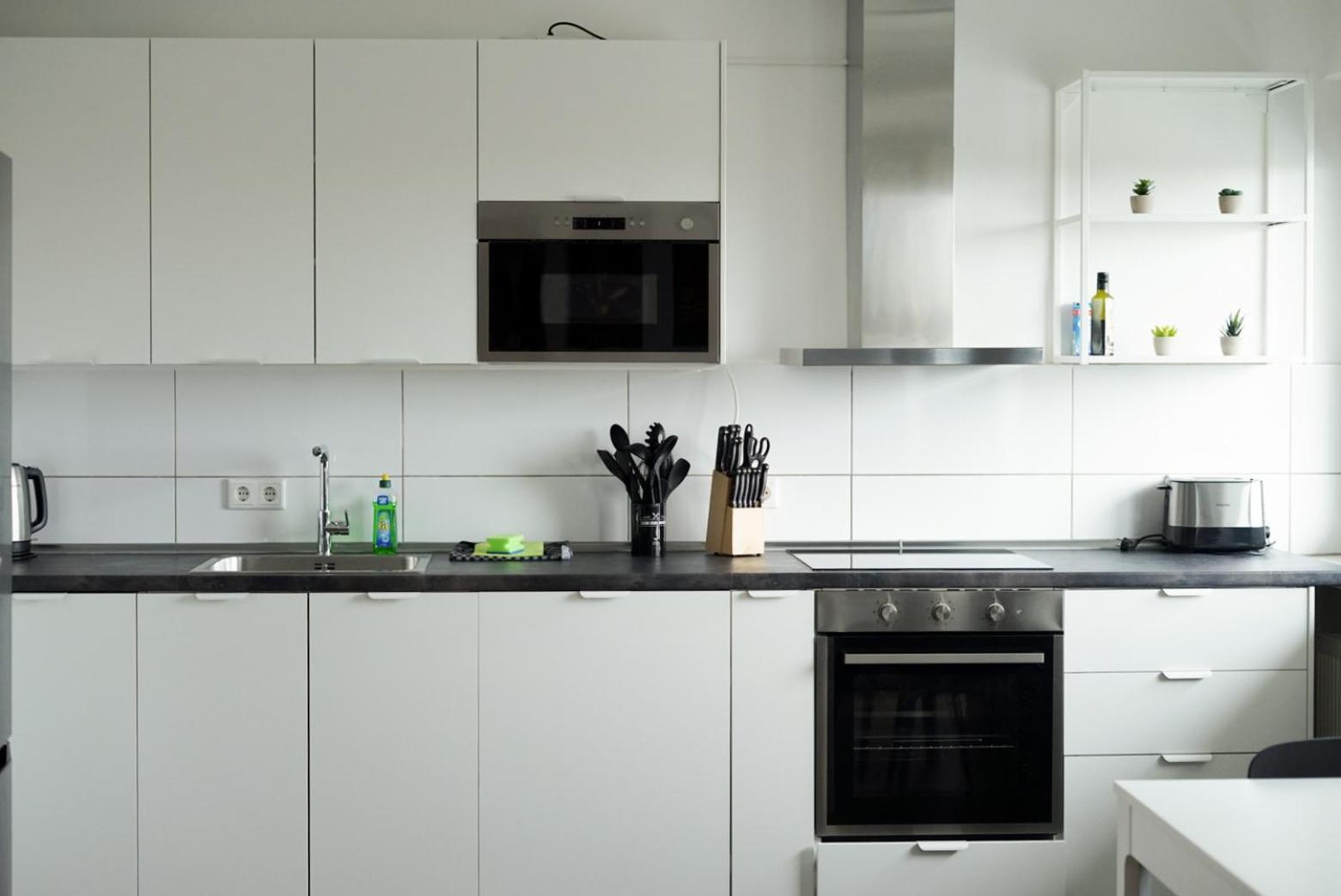 Moeblierte 3-zimmer-wohnung Nahe Duesseldorf In Duisburg-sued Apartment *