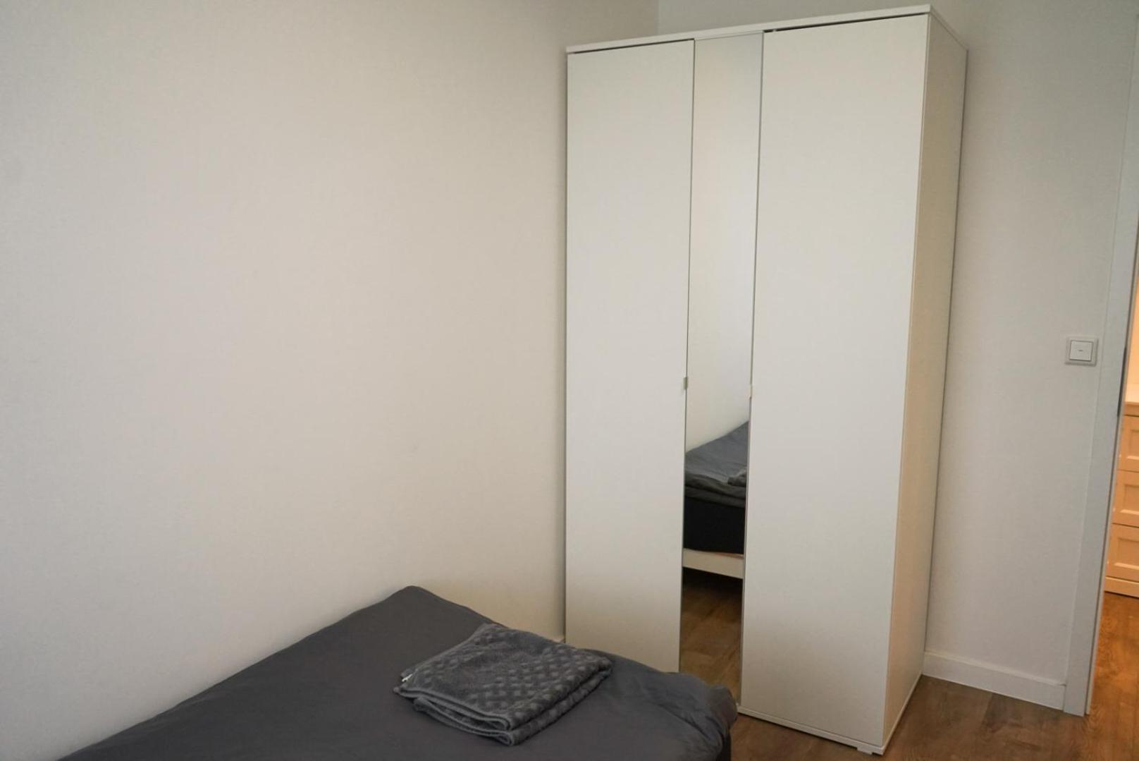 Apartment Moeblierte 3-zimmer-wohnung Nahe Duesseldorf In Duisburg-sued *