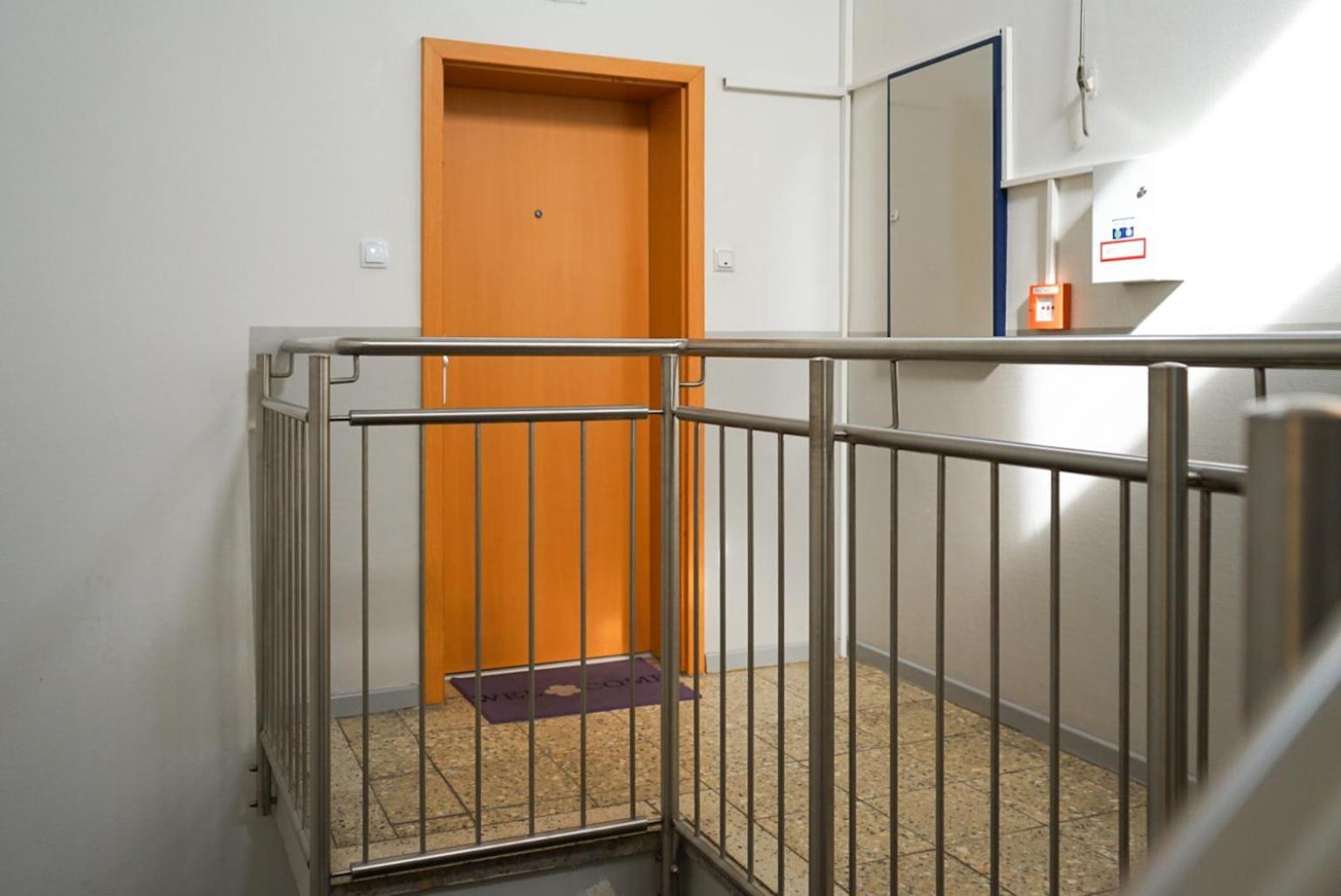 Moeblierte 3-zimmer-wohnung Nahe Duesseldorf In Duisburg-sued *