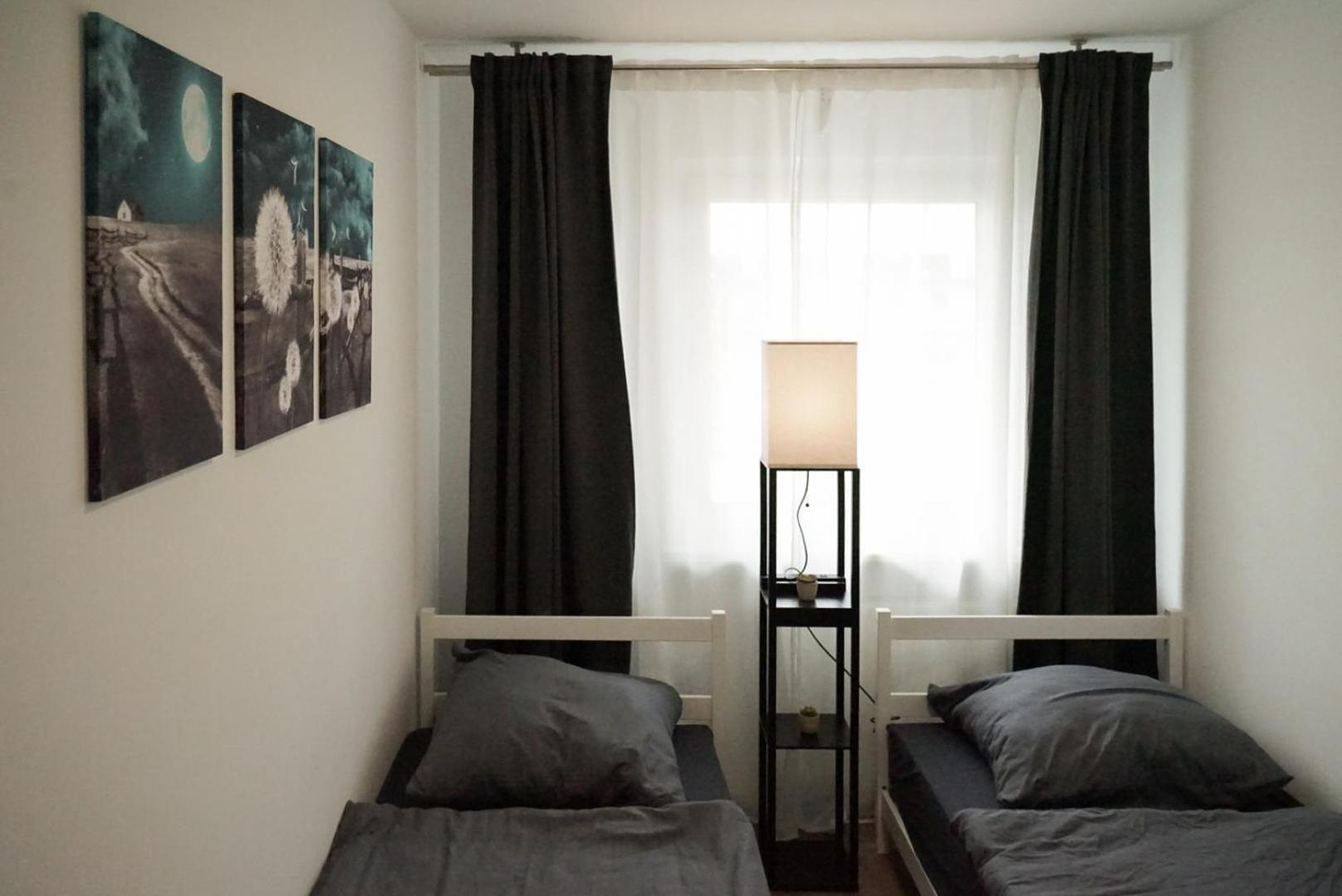 Moeblierte 3-zimmer-wohnung Nahe Duesseldorf In Duisburg-sued Апартаменты *